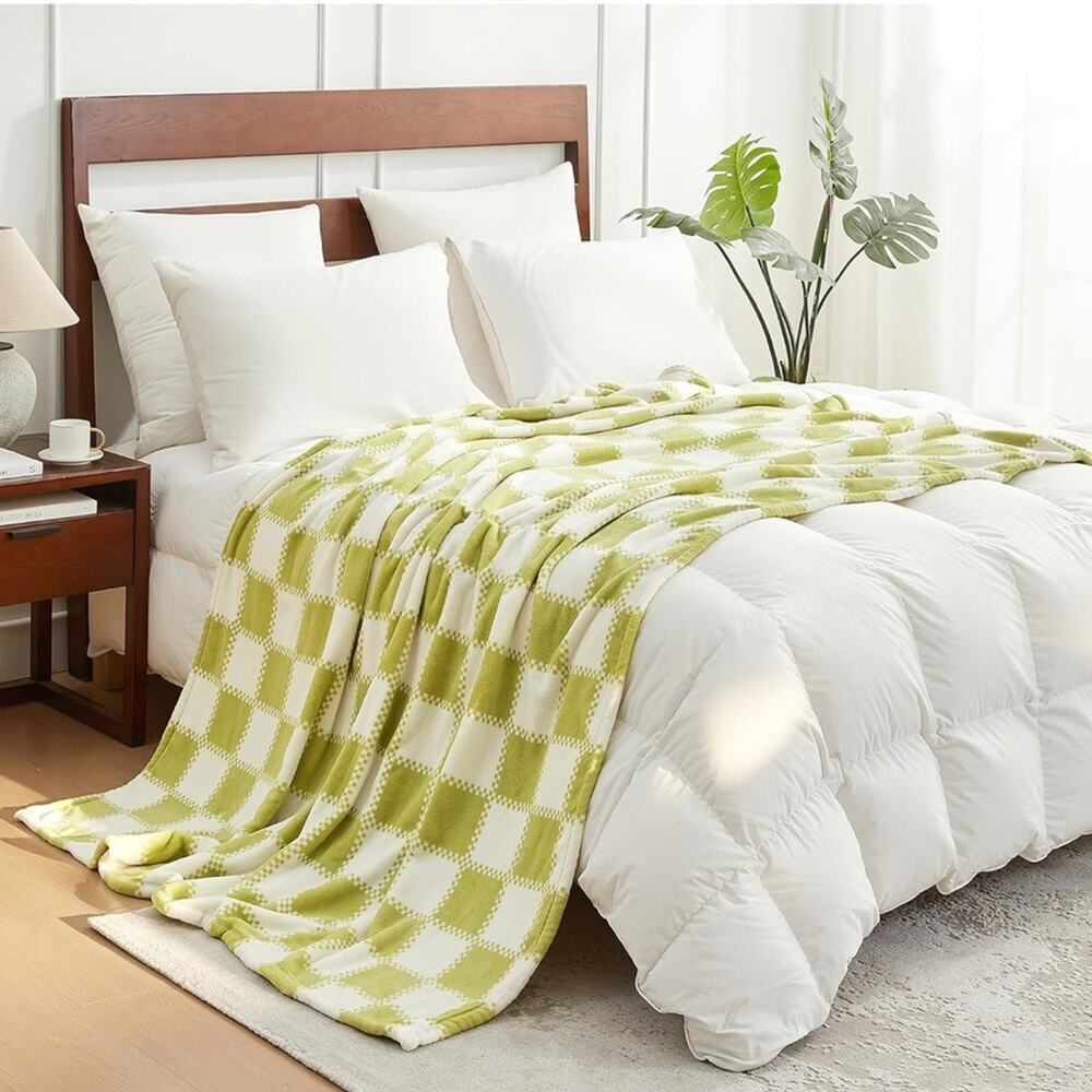Green Checkered Throw Blanket Ultra Soft MilkyPlush Fleece Checkerboard 50x60 - Picture 2 of 5